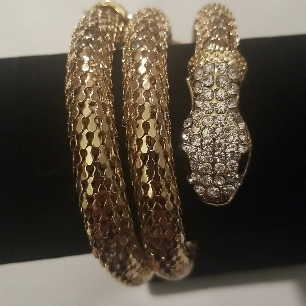 Women's Amrita Singh Bracelet; Goldtone Rhinestones and Simulated Onyx Stones - Picture 5 of 9